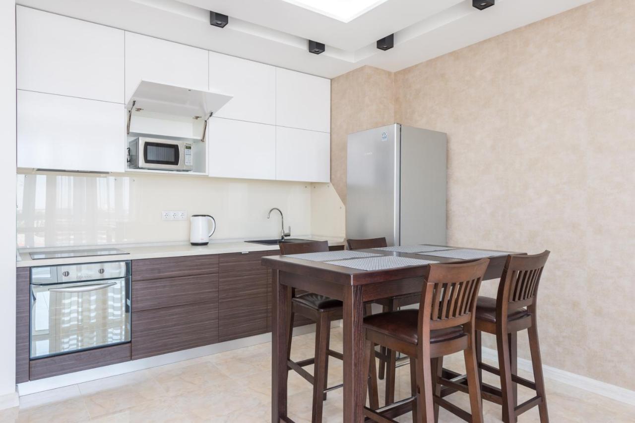 Deluxe Apartment On Belorusskay Street "Silver Tower" Kyiv Exterior photo