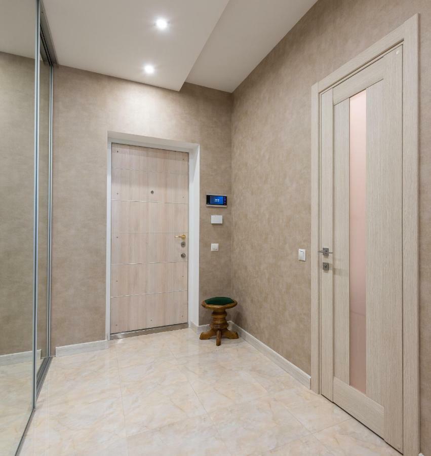 Deluxe Apartment On Belorusskay Street "Silver Tower" Kyiv Exterior photo