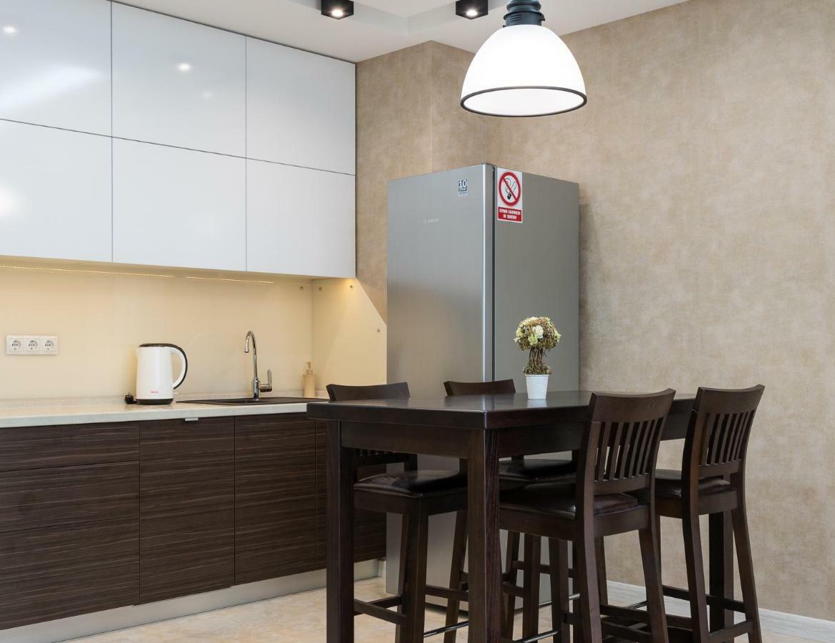 Deluxe Apartment On Belorusskay Street "Silver Tower" Kyiv Exterior photo
