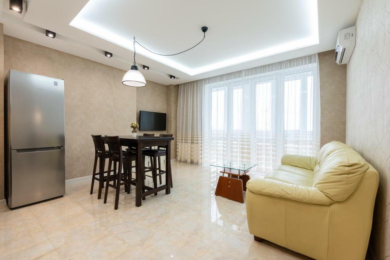 Deluxe Apartment On Belorusskay Street "Silver Tower" Kyiv Exterior photo